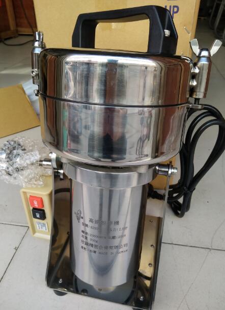 賽優(yōu)牧業(yè)實(shí)驗(yàn)室飼料化驗(yàn)采用中國臺(tái)灣欣鎮(zhèn)6202粉碎機(jī)！
